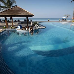 Sunny Paradise Resort